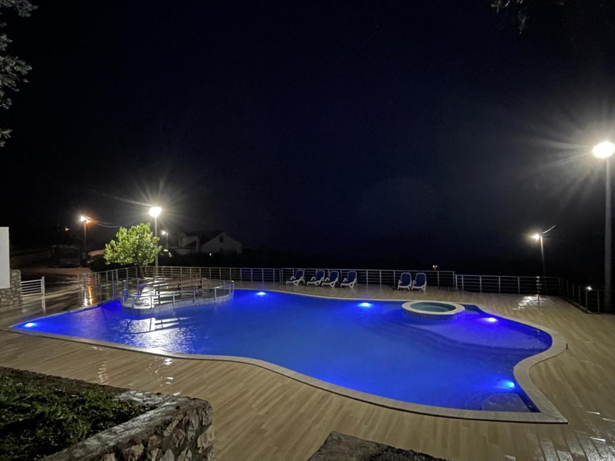 Kaom Lux Apartman Dobra Voda Kültér fotó